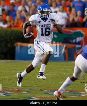 25 septembre 2010 - Gainesville, Floride, USA - California's La'Rod King pour une première moitié gagner au Kentucky joué Floride le samedi 25 septembre 2010 à Gainesville, Floride. Photo par Mark Cornelison | Personnel. (Crédit Image : © Lexington Herald-Leader/ZUMApress.com) Banque D'Images