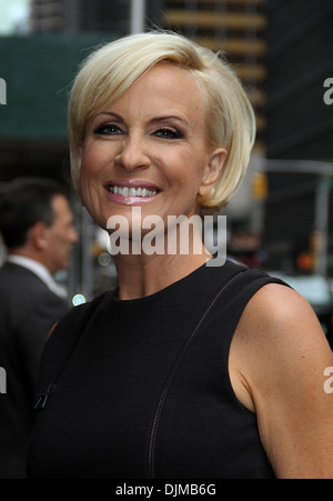 Mika Brzezinski Célébrités arriver au Ed Sullivan Theater pour 'le Late Show with David Letterman' New York City USA - 08.05.12 Banque D'Images