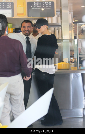 Paris Hilton fait des courses et attrape un déjeuner à West Hollywood, Californie - Limonade 26-04-12 Banque D'Images