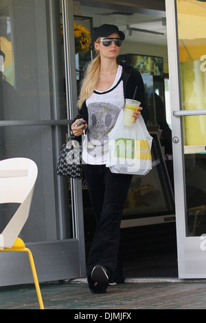 Paris Hilton fait des courses et attrape un déjeuner à West Hollywood, Californie - Limonade 26-04-12 Banque D'Images