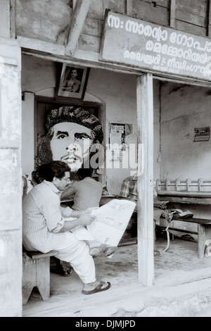 Salle de lecture en communiste fort Kochi Cochin au Kerala en Inde du Sud en Asie. Le socialisme le socialisme marxiste le marxisme Economie Politique Culture Voyage Banque D'Images