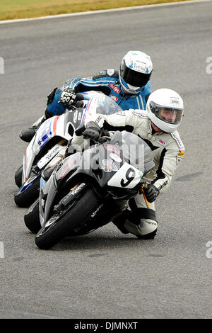 26 septembre 2010 - Birmingham, Alabama, États-Unis d'Amérique - Eric Haugo,(9) négocie un virage à l'American SuperBike course à Barber Motorsports Park à Birmingham en Alabama. (Crédit Image : © Marty Bingham/global/ZUMApress.com) Southcreek Banque D'Images