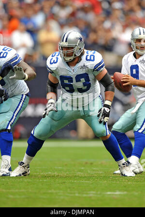 26 septembre 2010 - Houston, TX, USA - 26 septembre 2010 : Dallas Cowboys guard Kyle Kosier (63) pendant le jeu entre les Dallas Cowboys et les Texans de Houston au Reliant Stadium à Houston, Texas. Cowboys gagne contre les Texans 27-13. (Crédit Image : © Patrick Green/ZUMApress.com) Southcreek/mondial Banque D'Images