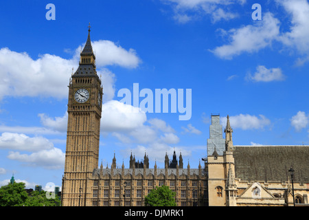 Vue d'une partie de l'Elizabeth Tower & Big Ben à Londres, Royaume-Uni Banque D'Images