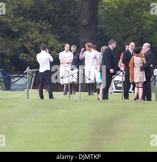 Le prince William duc de Cambridge et le prince Harry de galles assister à une polo même dans Carworth Park Comté Angleterre - 12.05.12 Banque D'Images