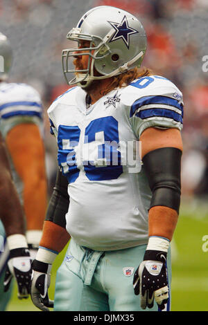 26 septembre 2010 - Houston, Texas, United States of America - Dallas Cowboys guard Kyle Kosier # 63 se réchauffe avant le match entre les Dallas Cowboys et les Texans de Houston au Reliant Stadium à Houston, Texas. Les Cowboys battre les Texans 27-13. (Crédit Image : © Matt Pearce/ZUMApress.com) Southcreek/mondial Banque D'Images