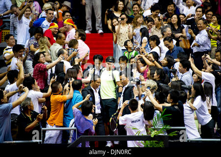 30 septembre 2010 - Bangkok, Thaïlande - escorte de gardes de sécurité de l'Espagne à RAFAEL NADAL tennis sur 6e jour de la Thaïlande 2010 Tournoi de tennis ATP match à Impact Arena. (Crédit Image : © Wongrat ZUMApress.com) Natthawat/ Banque D'Images