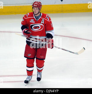 Mar 16, 2008 - Raleigh, Caroline du Nord, USA - Les Sénateurs d'Ottawa contre les Hurricanes de la Caroline ERIC STAAL au RBC Center. Carolina a gagné le match de hockey avec un score final de 5-1. (Crédit Image : © Jason Moore/ZUMA Press) Banque D'Images