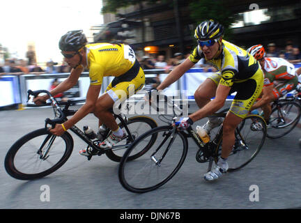 Jul 16, 2008 - Vancouver, Colombie-Britannique, Canada - 2008 de course cycliste Tour de Gastown à Vancouver. (Crédit Image : © Sergei Bachlakov/ZUMApress.com) Banque D'Images