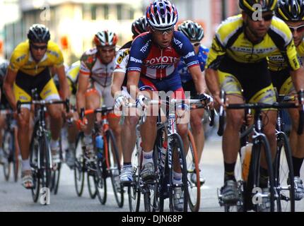 Jul 16, 2008 - Vancouver, Colombie-Britannique, Canada - 2008 de course cycliste Tour de Gastown à Vancouver. (Crédit Image : © Sergei Bachlakov/ZUMApress.com) Banque D'Images