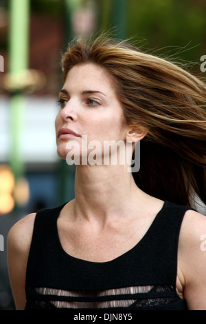 Top Model Stephanie Seymour dehors et environ avec aucun miroir New York City, USA - 01.05.12 Banque D'Images