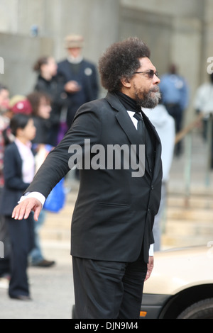 Le Dr Cornel West dehors et environ dans la région de Manhattan New York, USA - 01.05.12 Banque D'Images