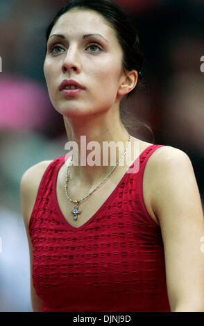 Apr 23, 2008 - Moscou, Russie - DOSSIER : 2004. La star du tennis russe ANASTASYA MYSKINA a annoncé qu'elle est enceinte de son premier enfant, attendu en mai. Son entraîneur Allemand, Jens Gerlach, est aussi un ancien petit ami. Myskina est supposé petit ami actuel est HC Dynamo Moscou hockey player Alexandr Stepanov, et elle a aussi été liée à Austrian tennis pro JŸrgen Melzer et a a previousl Banque D'Images