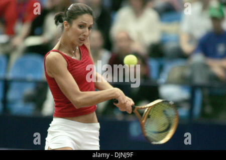 Apr 23, 2008 - Moscou, Russie - FICHIER : Tasse de Russie sur le tennis, demi-finale 2005. La star du tennis russe ANASTASYA MYSKINA a annoncé qu'elle est enceinte de son premier enfant, attendu en mai. Son entraîneur Allemand, Jens Gerlach, est aussi un ancien petit ami. Myskina est supposé petit ami actuel est HC Dynamo Moscou hockey player Alexandr Stepanov, et elle a aussi été liée à tennis autrichien Banque D'Images