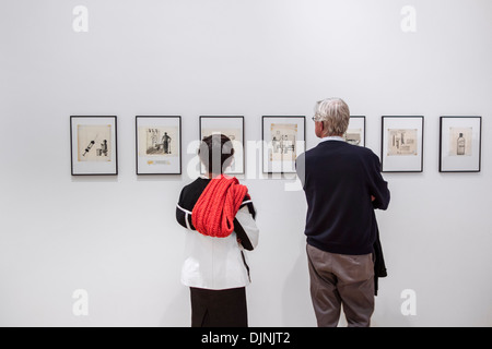 Les visiteurs qui cherchent à l'art moderne, SMAK, Musée Municipal d'Art Contemporain / Stedelijk Museum voor actuele kunst, Gand, Belgique Banque D'Images