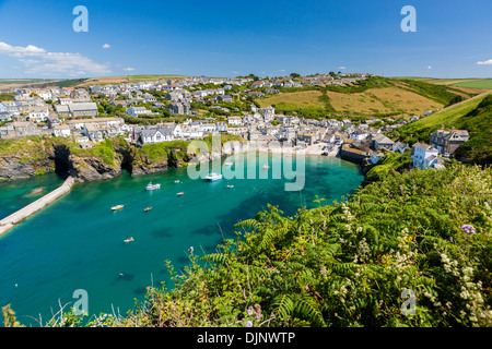 Port Isaac ( Porthysek), un petit et pittoresque village de pêcheurs sur la côte atlantique de l'Amérique du Cornwall, Angleterre, Royaume-Uni, Europe Banque D'Images