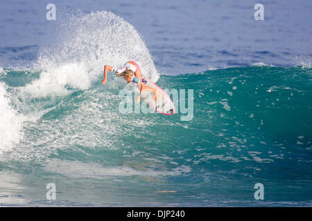 Nov 20, 2008 - Haleiwa, Hawaii, USA - Teenage sensation surf LAURA ENEVER (North Narrabeen, Sydney) (photo) a terminé troisième au Reef Hawaiian Pro à Haleiwa, Hawaii aujourd'hui, lorsqu'elle a été défaite par Layne Beachley (Sydney) et gagnant général Carissa Moore (Haw) lors de la finale. Enever a fait une grande impression dans le 6 étoiles ASP World Qualifying Series event, gagnant le Banque D'Images