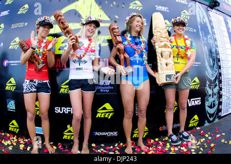 Nov 20, 2008 - Haleiwa, Hawaii, USA - (RtoL) Gagnant CARISSA MOORE, LAYNE BEACHLEY en deuxième, LAURA ENEVER (Sydney) en terminant en troisième et COCO HO (Haw) en quatrième. (Crédit Image : © Kirstin Scholtz/ASP-couverts Images/ZUMA Press) Banque D'Images