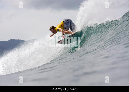 Nov 20, 2008 - Haleiwa, Hawaii, USA - NIC MUSCROFT (Jan Juc, Victoria, Australie) a remporté sa chaleur dans la série de 64 à la Reef Hawaiian Pro à Haleiwa Beach Park à Haleiwa, Hawaii aujourd'hui. Muscrofts haut deux scores dans étaient un 9,17 et un 3,47 (sur un total possible de 10) totalisant un score de 12,64 de la chaleur. Battu Kekoa Cazimero Muscroft (HAW), Marcelo Trekinho (BRA) et David Weare (ZAF). Banque D'Images