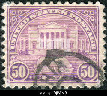USA - VERS 1922 : timbres-imprimé aux Etats-Unis, montre l'Arlington Memorial Amphitheater, vers 1922 Banque D'Images