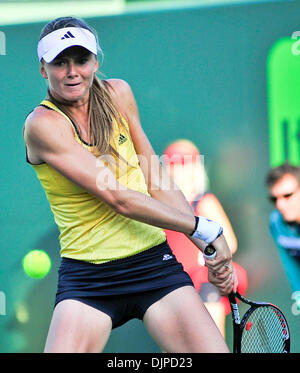 Mar 29, 2010 - Key Biscayne, Floride, USA - Daniela Hantuchova renvoie un shot à Venus Williams pendant sept jours de l'action Sony Ericsson Open 2010 à Crandon Park Tennis Center le 29 mars 2010 à Key Biscayne, en Floride. (Crédit Image : © Gaston De Cardenas/ZUMA Press) Banque D'Images