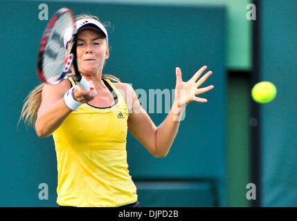 Mar 29, 2010 - Key Biscayne, Floride, USA - Daniela Hantuchova renvoie un shot à Venus Williams pendant sept jours de l'action Sony Ericsson Open 2010 à Crandon Park Tennis Center le 29 mars 2010 à Key Biscayne, en Floride. (Crédit Image : © Gaston De Cardenas/ZUMA Press) Banque D'Images