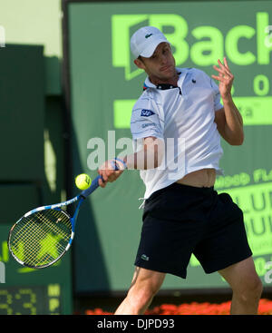 Mar 31, 2010 - Key Biscayne, Floride, USA - Andy Roddick renvoie un shot à Nicolas Almargo Pendant Jour 9 action du Sony Ericsson Open 2010 à Crandon Park Tennis Center le 31 mars 2010 à Key Biscayne, en Floride. Roddick a battu 6-3 6-3 Almargo. (Crédit Image : © Gaston De Cardenas/ZUMA Press) Banque D'Images