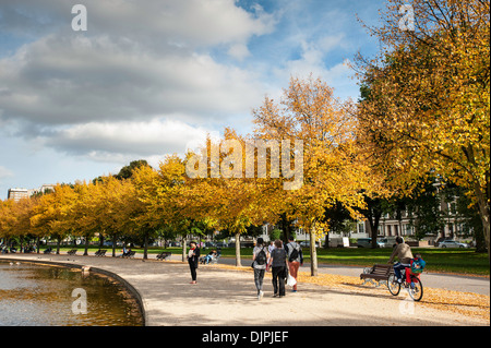 Le parc Victoria, à couleurs d'automne, London, E9, Londres, Royaume-Uni Banque D'Images