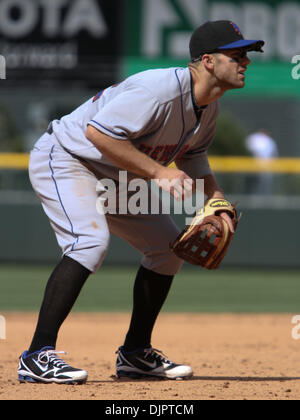 Apr 15, 2010 - Denver, Colorado, USA - MLB baseball - New York Mets de troisième but David WRIGHT se prépare au cours d'une victoire de 5-0 sur les Rockies du Colorado à Coors Field sur Jackie Robinson Day (42). (Crédit Image : Â© Don Senia Murray/ZUMApress.com) Banque D'Images