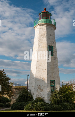 Old point Comfort Lighthouse, construit en 1803, à l'entrée du port de Hampton Roads à fort Monroe National Monument, Virginie. Banque D'Images