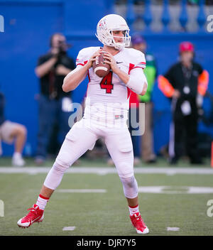 San Jose, CA, . 29 nov., 2013. Fresno State Bulldogs quarterback Derek Carr (4) en action au cours de la NCAA Football match entre les San Jose State Spartans et le fresno State Bulldogs au Spartan Stadium à San Jose, CA. San Jose a défait Fresno State 62-52. Damon Tarver/CSM/Alamy Live News Banque D'Images