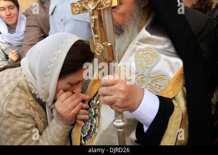 Fête de la Théophanie à Qasr el-Yahud, Patriarche orthodoxe grec de Jérusalem Théophile III au monastère de Saint Jean Banque D'Images