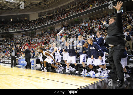 20 mars 2010 - San Jose, Californie, États-Unis - 20 mars 2010 : Le banc Butler célèbre comme le temps s'épuise dans la deuxième tour jouer dans la région de l'Ouest entre les Bulldogs de Butler et de l'État à Murray Racers HP Pavilion de San Jose, Californie. Butler avancé pour le Sweet 16 avec une victoire 54-52. (Crédit Image : © Matt Cohen/ZUMApress.com) Southcreek/mondial Banque D'Images