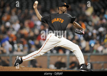 Avril 02, 2010 - San Francisco, Californie, États-Unis - 02 Avril 2010 : San Francisco Giants P Denny Bautista (53) emplacements au cours d'une ''bridge'' match hors-série entre l'Oakland A's et les Giants de San Francisco à AT&T Park à San Francisco, CA. (Crédit Image : © Matt Cohen/ZUMApress.com) Southcreek/mondial Banque D'Images