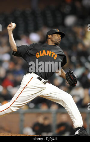 Avril 02, 2010 - San Francisco, Californie, États-Unis - 02 Avril 2010 : San Francisco Giants P Denny Bautista (53) emplacements au cours d'une ''bridge'' match hors-série entre l'Oakland A's et les Giants de San Francisco à AT&T Park à San Francisco, CA. (Crédit Image : © Matt Cohen/ZUMApress.com) Southcreek/mondial Banque D'Images