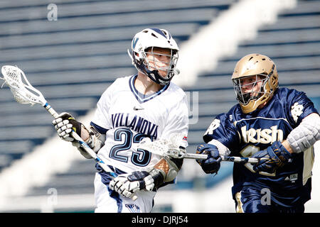 Avril 03, 2010 - Philadelphie, Pennsylvanie, États-Unis - 03 Avril 2010 : Villanova Milieu Paul Webber (23) au cours de l'action jeu acrosse entre les combats irlandais de Notre Dame et de la tenue à Wildcats Villanova Villanova Stadium à Villanova, en Pennsylvanie. Les Wildcats défait les combats 9-8 irlandais. (Crédit Image : © Alex Cena/ZUMApress.com) Southcreek/mondial Banque D'Images
