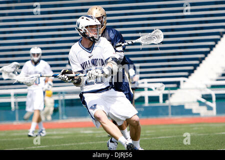Avril 03, 2010 - Philadelphie, Pennsylvanie, États-Unis - 03 Avril 2010 : Villanova Milieu Paul Webber (23) au cours de l'action jeu acrosse entre les combats irlandais de Notre Dame et de la tenue à Wildcats Villanova Villanova Stadium à Villanova, en Pennsylvanie. Les Wildcats défait les combats 9-8 irlandais. (Crédit Image : © Alex Cena/ZUMApress.com) Southcreek/mondial Banque D'Images