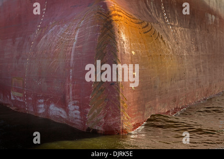 Proue d'un navire, le port de Hambourg, Allemagne, Europe Banque D'Images