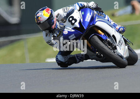 14 mai 2010 - Sonoma, Californie, États-Unis - 14 mai 2010 : Josh Herrin sur les tombes de l'équipe Yamaha YZF-R6 (8) rides au cours de la pratique de l'AMA Côte Ouest Moto Jam tenue à Infineon à Sonoma, CA. (Crédit Image : © Matt Cohen/ZUMApress.com) Southcreek/mondial Banque D'Images