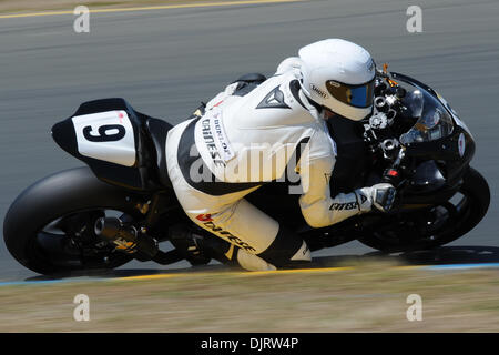 14 mai 2010 - Sonoma, Californie, États-Unis - 14 mai 2010 : Eric Haugo sur le Viking moto Suzuki GSX-R1000 (9) rides au cours de la pratique de l'AMA Côte Ouest Moto Jam tenue à Infineon à Sonoma, CA. (Crédit Image : © Matt Cohen/ZUMApress.com) Southcreek/mondial Banque D'Images