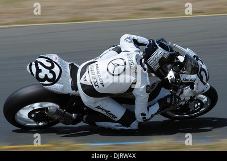 14 mai 2010 - Sonoma, Californie, États-Unis - 14 mai 2010 : Brett McCormick sur la Jordan Suzuki GSX-R1000 (23 tours) au cours de la pratique de l'AMA Côte Ouest Moto Jam tenue à Infineon à Sonoma, CA. (Crédit Image : © Matt Cohen/ZUMApress.com) Southcreek/mondial Banque D'Images