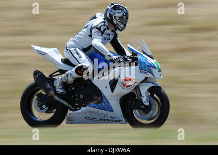 14 mai 2010 - Sonoma, Californie, États-Unis - 14 mai 2010 : Gibson Trent sur la Gibson Motorsports Suzuki GSX-R1000 (12 tours) au cours de la pratique de l'AMA Côte Ouest Moto Jam tenue à Infineon à Sonoma, CA. (Crédit Image : © Matt Cohen/ZUMApress.com) Southcreek/mondial Banque D'Images