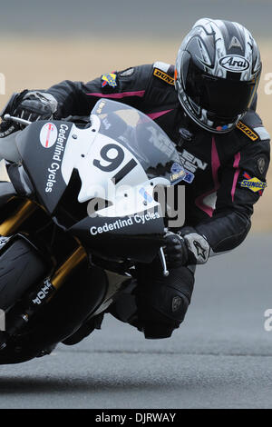 15 mai 2010 - Sonoma, Californie, États-Unis - 15 mai 2010 : Joy Higa Top Gun sur la Yamaha YZF-R6 (91) en SuperSport dans la qualification de l'AMA Côte Ouest Moto Jam tenue à Infineon à Sonoma, CA. (Crédit Image : © Matt Cohen/ZUMApress.com) Southcreek/mondial Banque D'Images