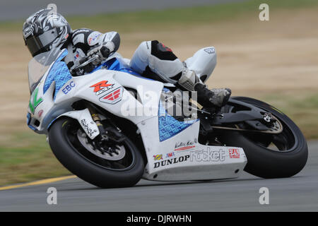 15 mai 2010 - Sonoma, Californie, États-Unis - 15 mai 2010 : Gibson Trent sur la Gibson Motorsports Suzuki GSX-R1000 (12) en SuperBike américain dans la qualification de l'AMA Côte Ouest Moto Jam tenue à Infineon à Sonoma, CA. (Crédit Image : © Matt Cohen/ZUMApress.com) Southcreek/mondial Banque D'Images