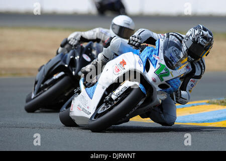 16 mai 2010 - Sonoma, Californie, États-Unis - 16 mai 2010 : Gibson Trent sur la Gibson Motorsports Suzuki GSX-R1000 (12) en Superbike américain d'action course à la côte ouest de l'AMA Moto Jam tenue à Infineon Raceway à Sonoma, CA. (Crédit Image : © Matt Cohen/ZUMApress.com) Southcreek/mondial Banque D'Images