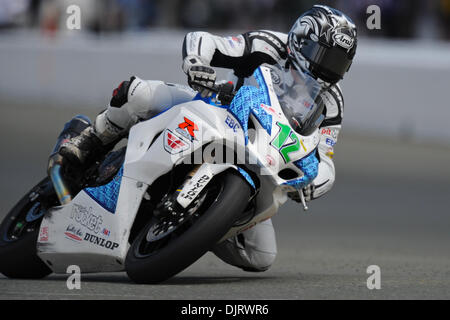 16 mai 2010 - Sonoma, Californie, États-Unis - 16 mai 2010 : Gibson Trent sur la Gibson Motorsports Suzuki GSX-R1000 (12) en Superbike américain d'action course à la côte ouest de l'AMA Moto Jam tenue à Infineon Raceway à Sonoma, CA. (Crédit Image : © Matt Cohen/ZUMApress.com) Southcreek/mondial Banque D'Images