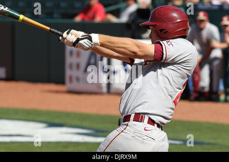 26 mai 2010 - Greensboro, en Caroina, États-Unis - 26 mai 2010 : Floride États-Unis James Ramsey lui donne son tout balancer contre des rivaux Miami à NewBridge Bank Park à Greensboro, en Caroina. Miami allait battre rival Florida State 9-3. (Crédit Image : © Jim Dedmon/ZUMApress.com) Southcreek/mondial Banque D'Images