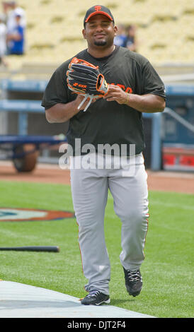 17 avril 2010 - Los Angeles, Californie, États-Unis - 17 Avril 2010 : San Francisco Giants de troisième but Pablo Sandoval(48), aussi connu sous son surnom ''Kung Fu Panda'' en raison de sa ressemblance à l'animal animé, déclinée pour l'appareil photo avant le jeu. Les Dodgers de Los Angeles face aux Giants de San Francisco au Dodger Stadium à Los Angeles, Californie. Crédit obligatoire . : Andrew Fielding / Banque D'Images