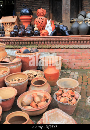Magasin de poterie, poterie square, Bhaktapur, Népal Banque D'Images