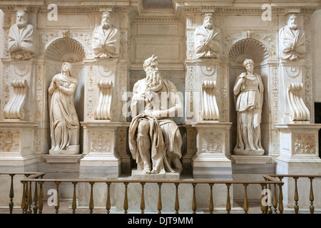 Moïse de Michel-Ange à l'intérieur de l'église San Pietro in Vincoli Rome Italie Banque D'Images